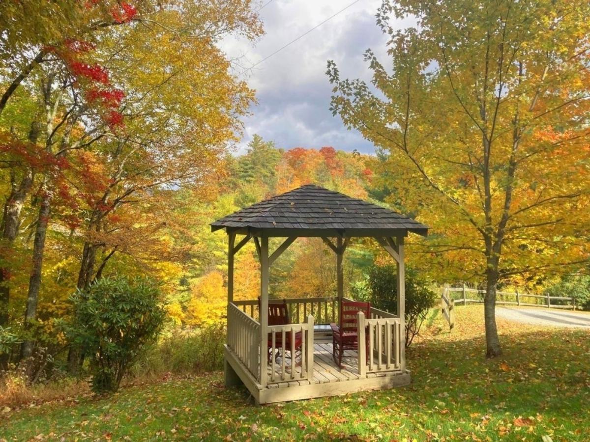 Classic Log Cabin With Fireplace On Quiet River Blowing Rock Dış mekan fotoğraf