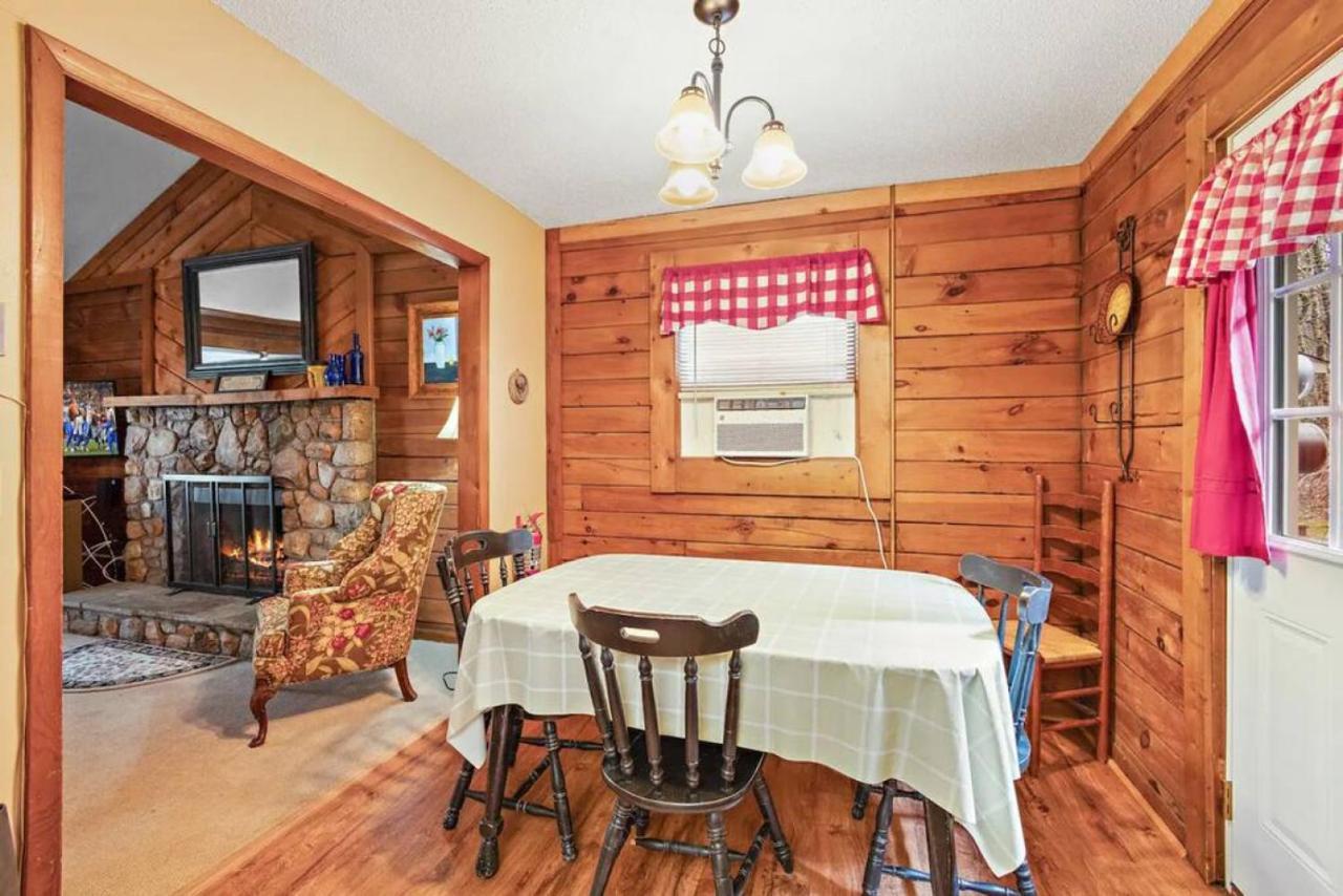 Classic Log Cabin With Fireplace On Quiet River Blowing Rock Dış mekan fotoğraf
